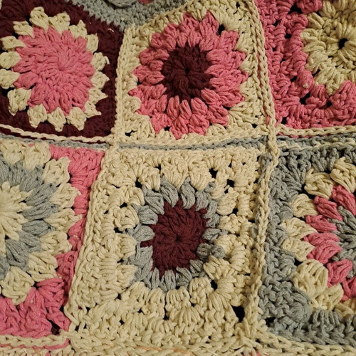 Handmade Granny's Travel Bag crochet, like new