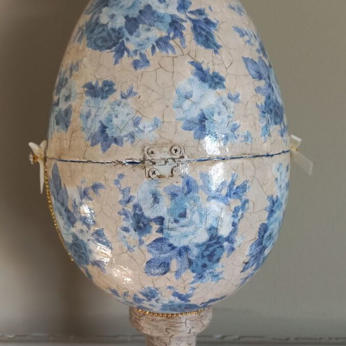 Easter egg handmade with built-in clock, new