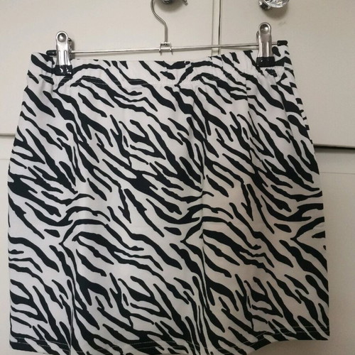 Skirt black and white size L new