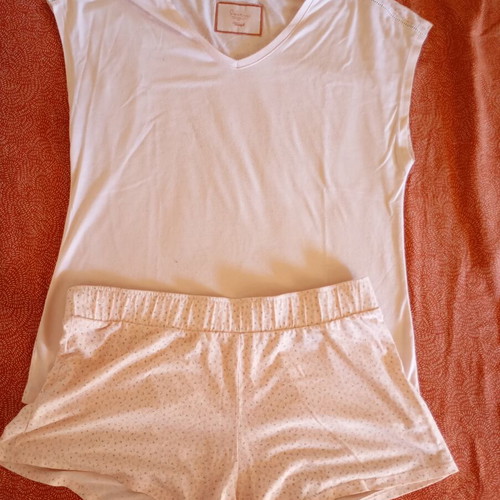 Triumph women's pajama used, size L, rose color