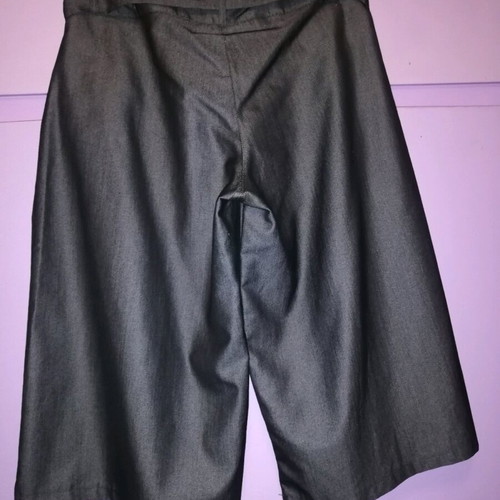 Zip pants like new, size M, dark gray below the knee