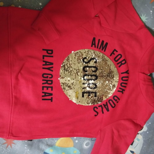 Sweatshirt like new, red with sequins for 10 years old