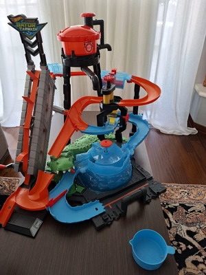 Hot Wheels Gator Car Wash track like new