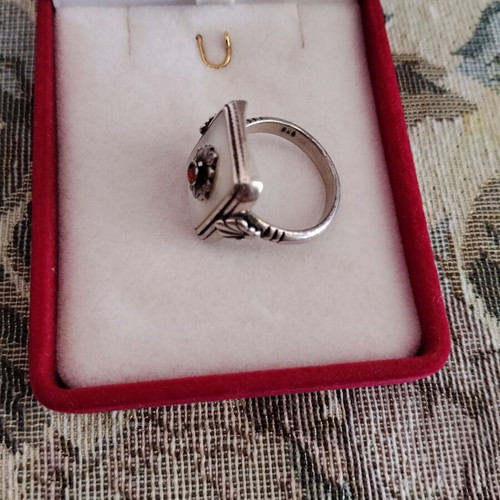 Traditional Oxidized Gianniotiko Women's Ring 925 Silver with White Mother-of-Pearl and Garnet