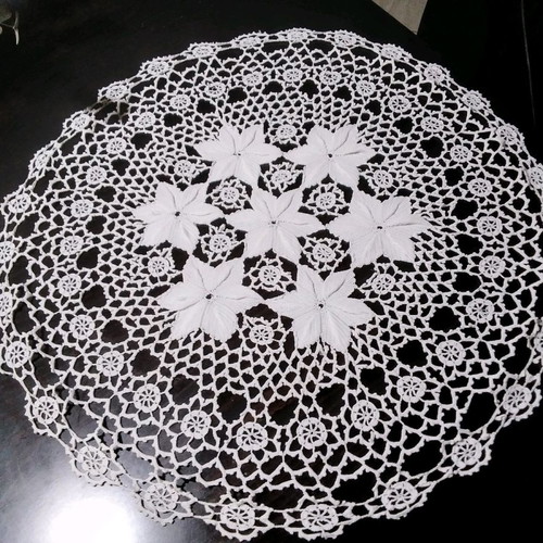 Handmade round crochet doily new with Petalouda No 40 lace thread