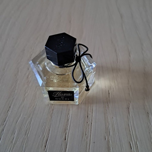 Gucci Flora by Gucci Miniature Eau de Toilette 5ml new, old version