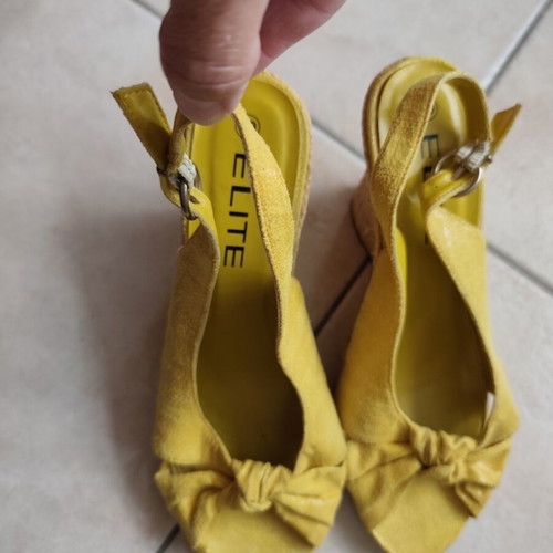 Elite yellow platform shoes size 39 like new