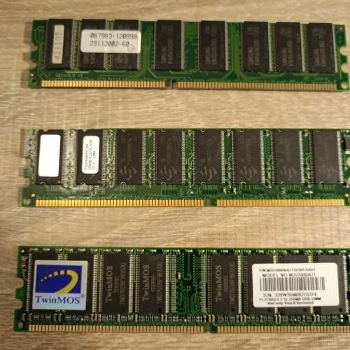 DDR 256 MB RAM set used, 3 x 256 MB modules