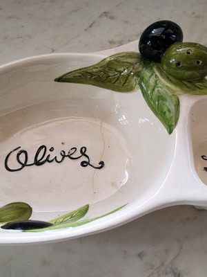 Serving bowl used with olive design in pastel colors