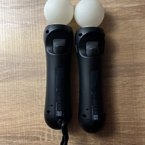 PS4 controllers, set of 2