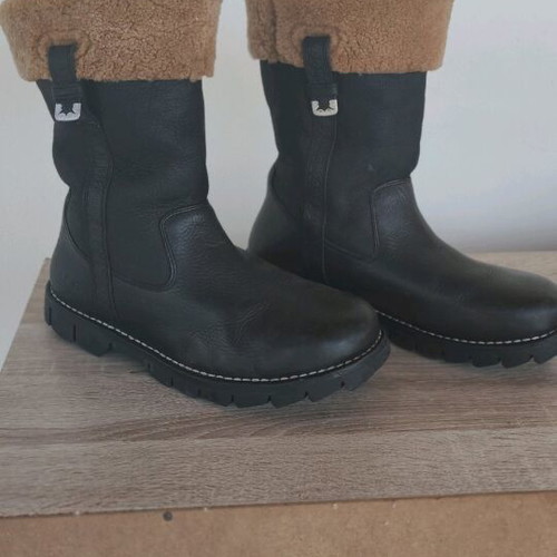 Ugg Australia men's boots like new, black, size 45.5