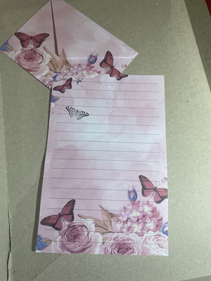 Set of 2 letter paper and envelopes like new