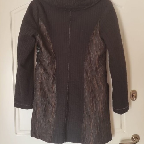 Women's black coat like new with unique design size 42