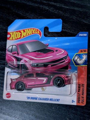 Hot Wheels Super Treasure Hunt '20 Dodge Charger Hellcat Muscle Mania