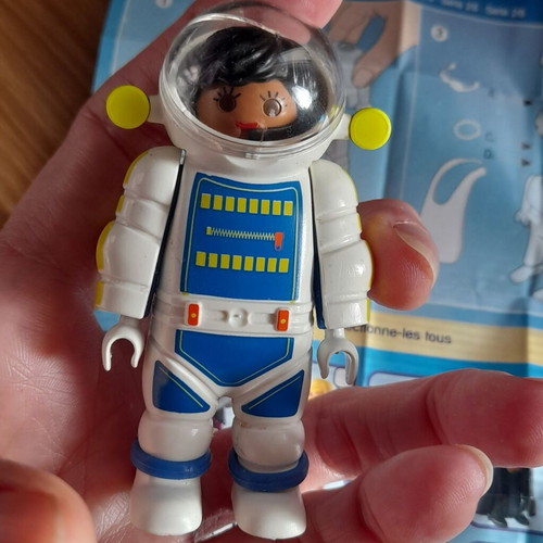 Playmobil Series Girl Astronaut New
