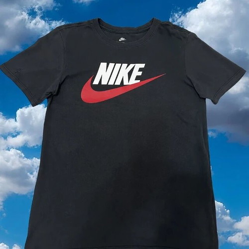 Nike Sportswear Classic Logo Graphic Tee size S like new, black