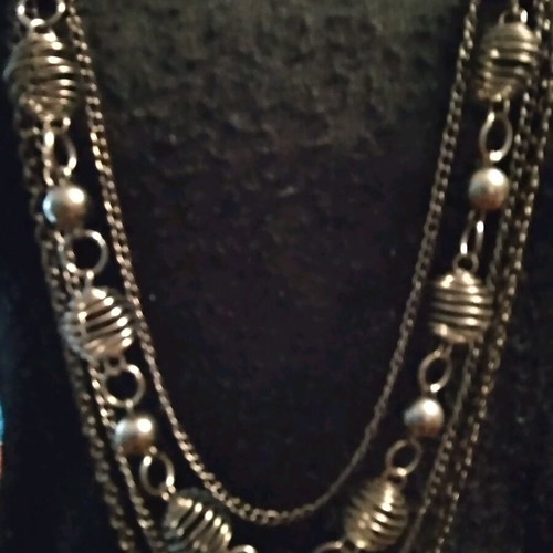 Long metal necklace like new