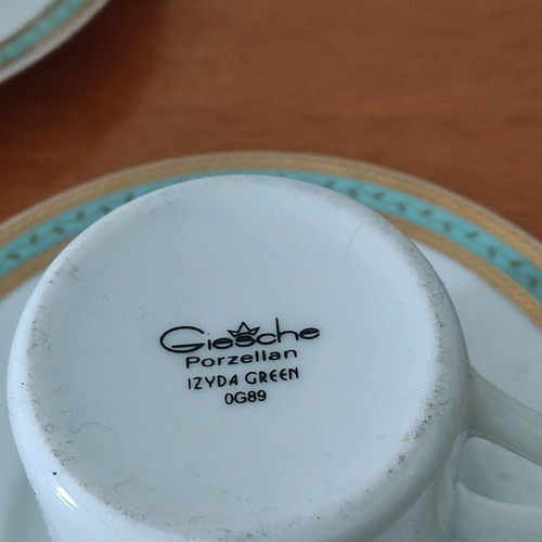 Porcelain coffee cups like new, set of 3 with classic design