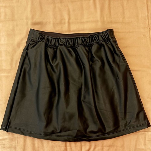 Abercrombie & Fitch skirt new with built-in shorts, size 13/14