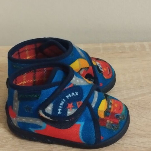 Mini Max Baby Shoes Size 21 Like New