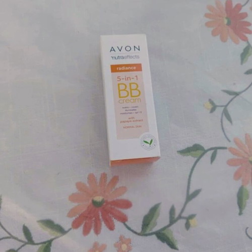 Avon Nutra Effects Radiance 5-in-1 BB Cream SPF 15, medium