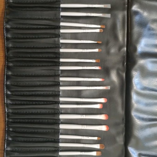 Makeup brushes used, set of 40 pieces with cleaner and accessories gift