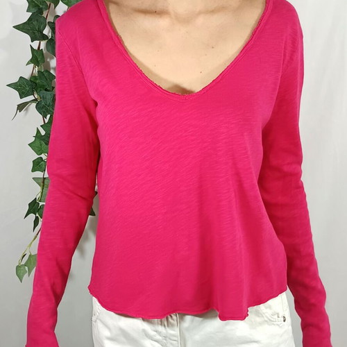 American Vintage pink cotton long-sleeve top used with V neckline