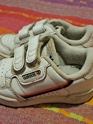 Adidas παιδικά αθλητικά μεταχειρισμένα, νούμερο 23, άσπρα