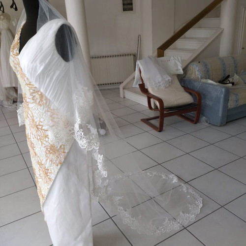 Wedding dress toilette white-beige like new, size 36/38 with veil