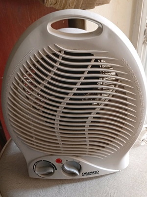 Преносим вентилаторен отоплител Daewoo 2000W нов