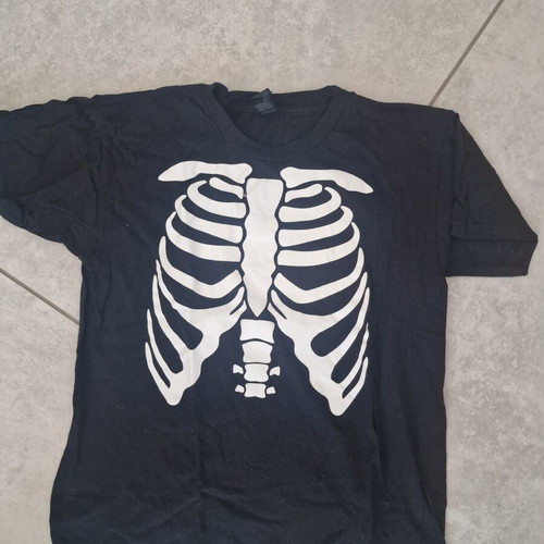 Black Skeleton T-shirt like new, size 5