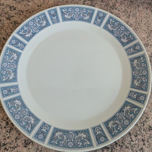 Keramikos dinnerware set like new, 57 pieces