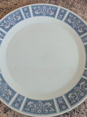 Keramikos dinnerware set like new, 57 pieces