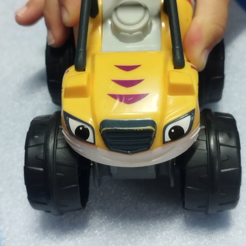 Toy car like new