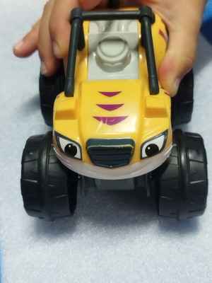 Toy car like new