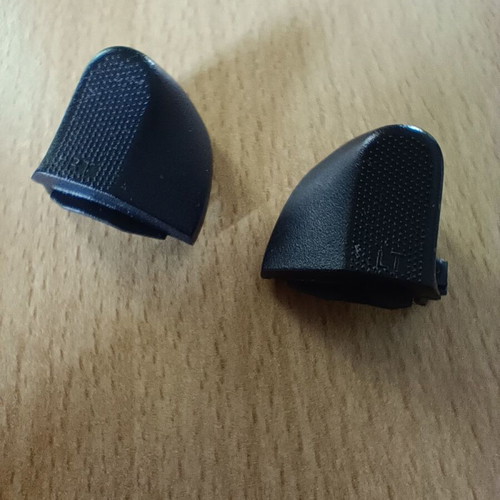 Xbox controller right and left trigger buttons like new for model 1914