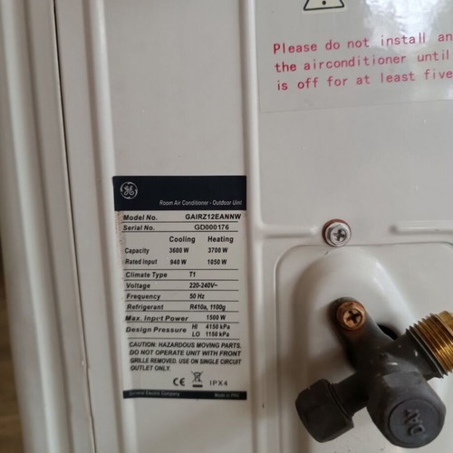 General Electric Inverter Air Conditioner 12000 BTU like new