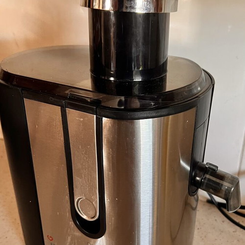 Izzy juicer new, unused