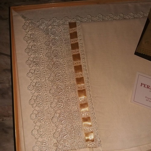 Double sheet with lace and two pillowcases new for double bed