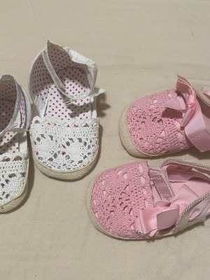 Baby hug shoes used, 2 pairs for girl