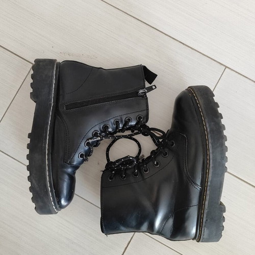 H&M children's boots size 31 like new, black with fur lining