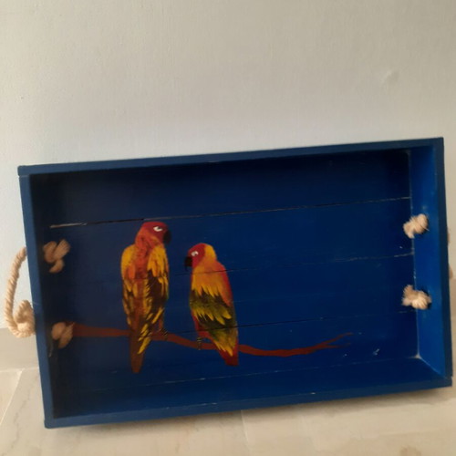 Wooden tray with hand-painted parrots like new, 50×30 cm