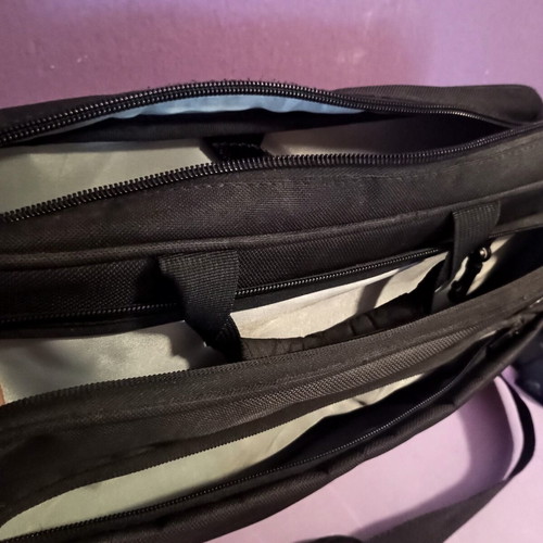 HP Laptop Bag 40×30 like new, black, 4 compartments