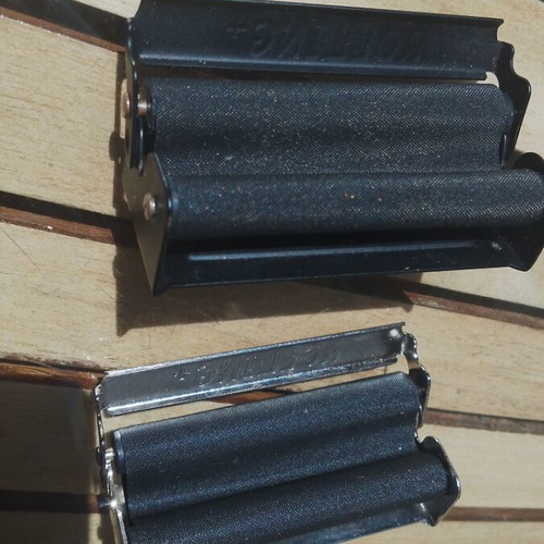 Metal cigarette rollers set of 2 in good condition