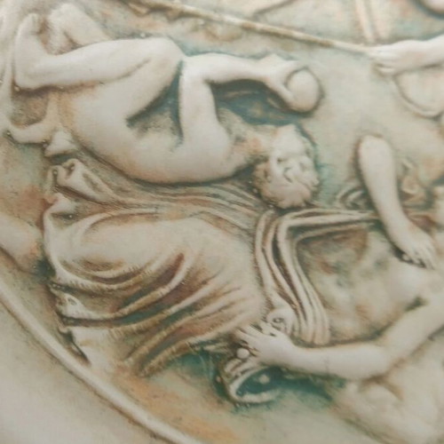 Decorative plate with ancient design like new, base from Italy