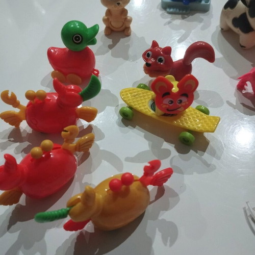 Various small toys like new, pack