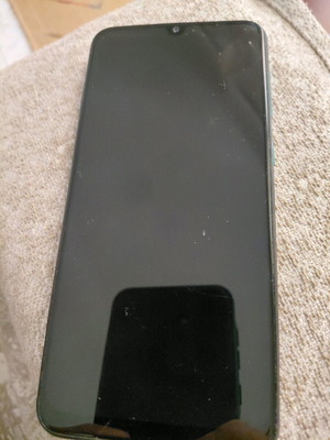 Πωλείται Samsung Galaxy A50 σε καλή  κατάσταση. ΕΧΕΙ ΕΝΑ ΡΑΓΙΣΜΑ ΚΑΤΩ ΣΤΗΝ ΟΘΟΝΗ