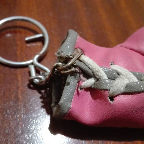 Boxing glove keychain used, pink