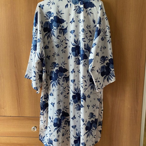 H&M long floral kimono new, white and blue, size XS