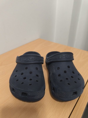 Crocs Classic navy blue sandals used, size 26